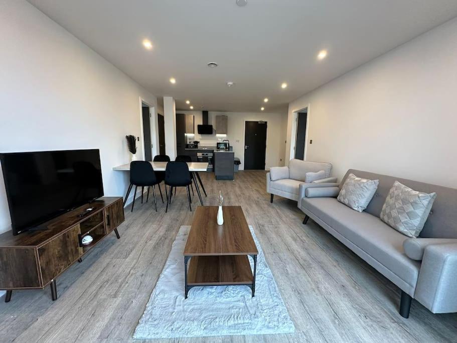 Stylish Central York Apartment Free Parking & Gym ภายนอก รูปภาพ